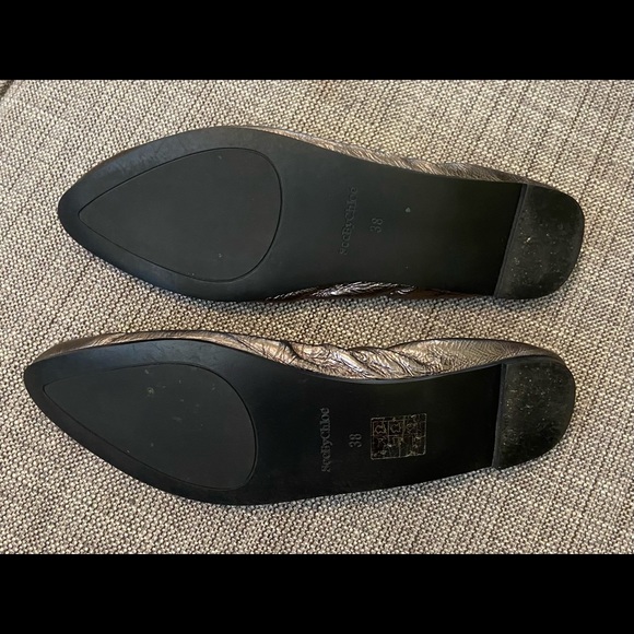 Chloe Metallic Silver Scalloped Pointy Ballet Flats - Picture 2 of 4